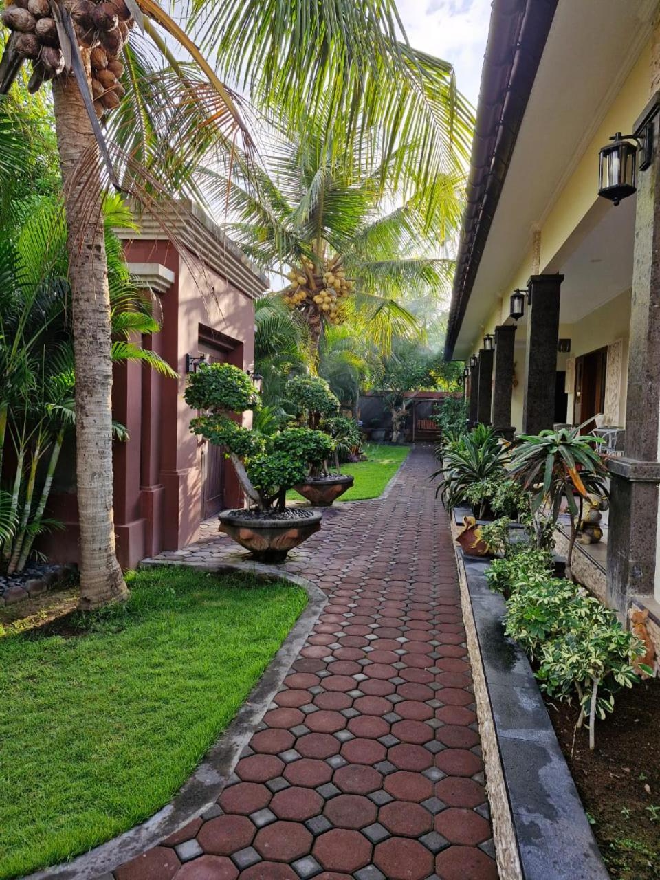 Sari Ayuning Nusa Guest House นูซาเลมโบงัน ภายนอก รูปภาพ
